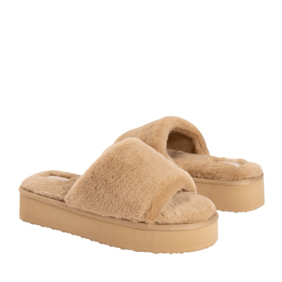 Muk Luks WOMEN'S KIRSTEY‎ SLIDE SLIPPER in tan Sz. 9-10 EUC - Picture 1 of 8